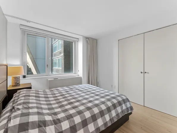 322 West 57th Street image 14 of 22