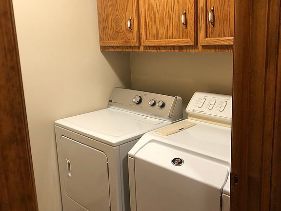 2nd image of 1087 Superior Ct