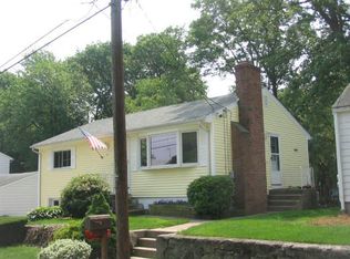 87 Waumsett Ave, Cumberland, RI 02864