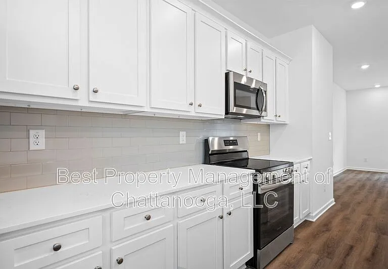 4154 Tillie Cir — Photo 17