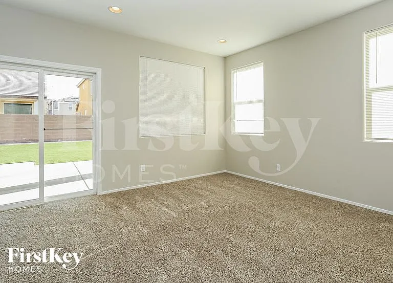 4056 Little Bay Ave — Photo 4