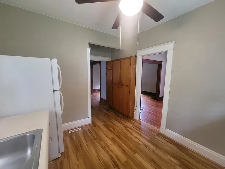 1327 Summit Ave — Photo 7