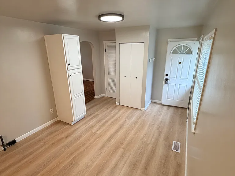 7391 Gronow Ave — Photo 33
