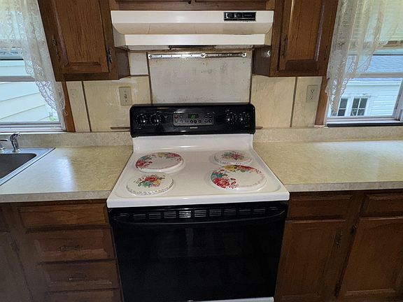 3rd image of 206 W Main St