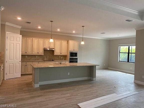 3rd image of 28018 Wicklow Ct
