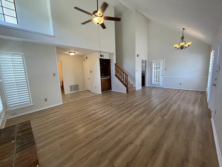 4400 Odessa Dr — Photo 5