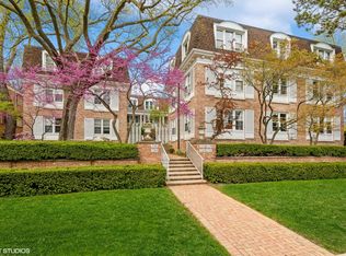 2131 Central St APT 1, Evanston, IL 60201