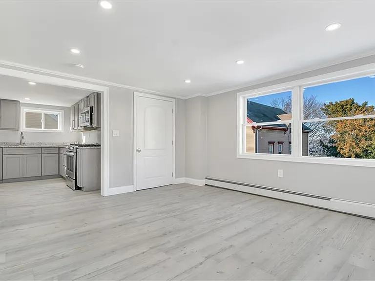 43 Jenkins St #3 — Photo 4