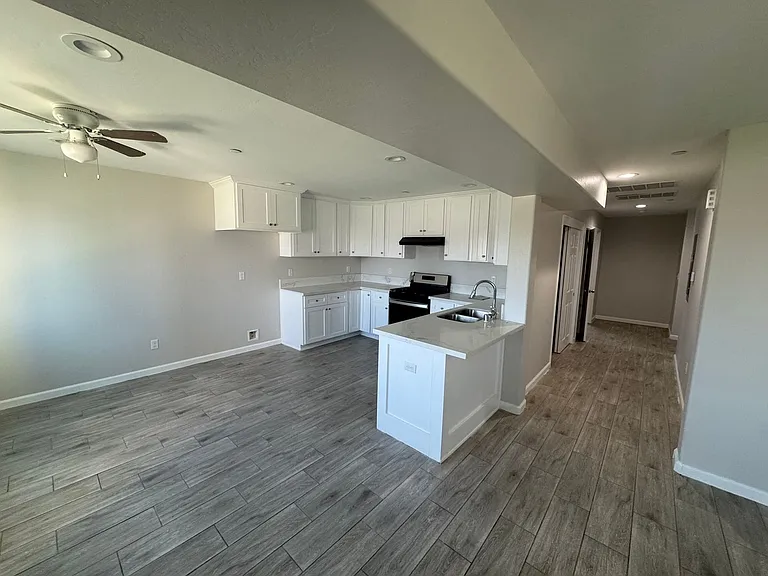 1627 Virginia Ave — Photo 4