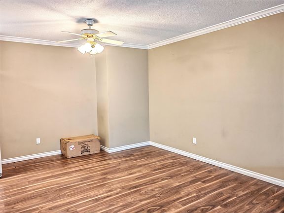 5th image of 6420 Buswell St #101