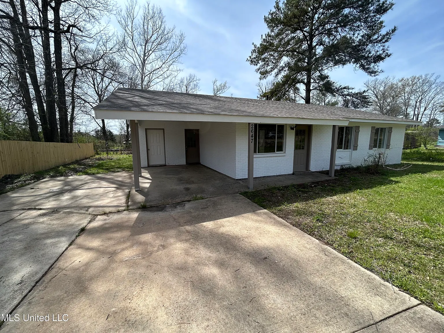 3 bed, 2.0 bath, 1038 sqft, $1,600 — Photo 2