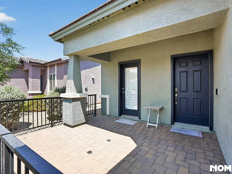 524 W Harwell Rd — Photo 31
