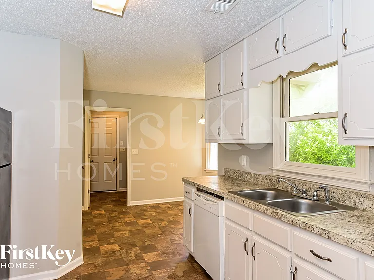 35 Park Place Dr — Photo 6