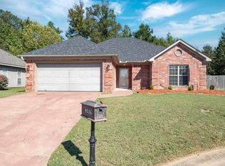 9816 Merlot Ln, N Little Rock, AR 72118