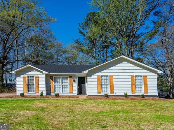 218 Hearthstone Dr, Lagrange, GA 30241