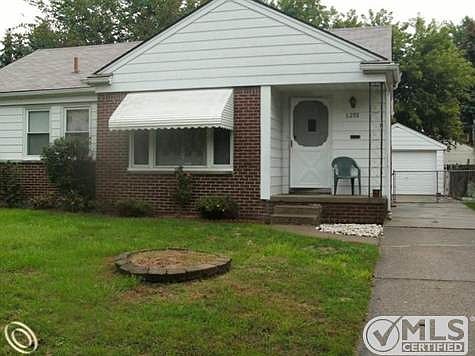 8292 W PARKWAY.jpg