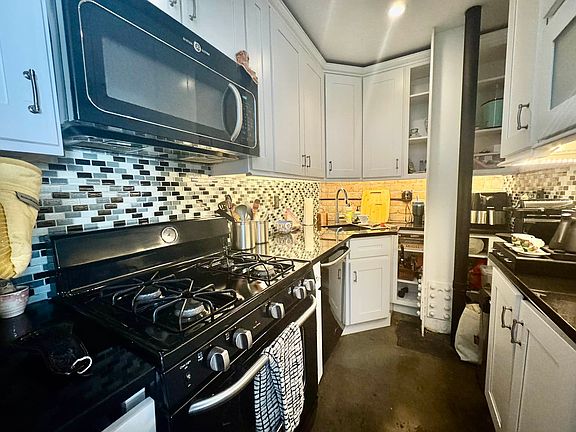 5th image of 149 Wythe Ave APT 403
