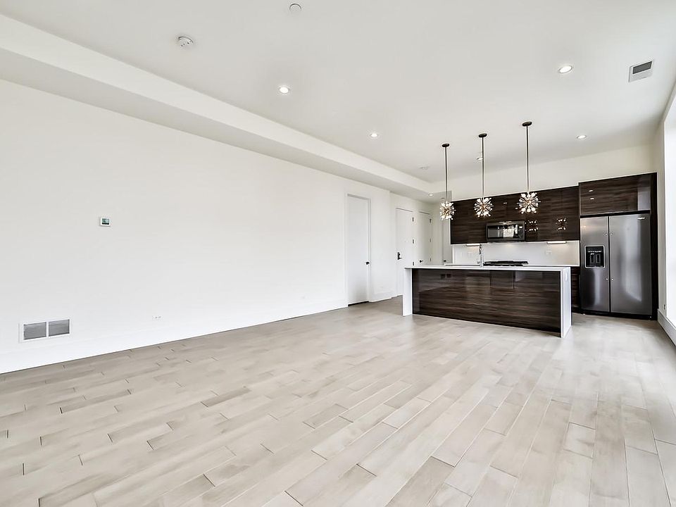 1st image of 2353 W Wabansia Ave #210