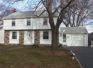62 Thistledown Dr, Rochester, NY 14617