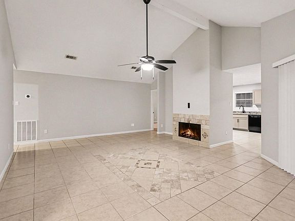 3rd image of 2450 Blackridge Rd