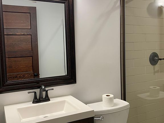2nd image of 947 Lafayette Ave #2