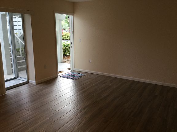 5th image of 2304 Ringling Blvd APT 113