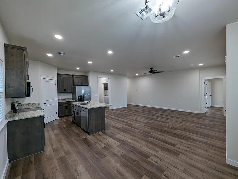 819 E Finley Ridge Dr — Photo 8