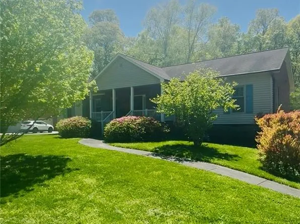 1716 Huntington Woods Ct, Winston Salem, NC 27103