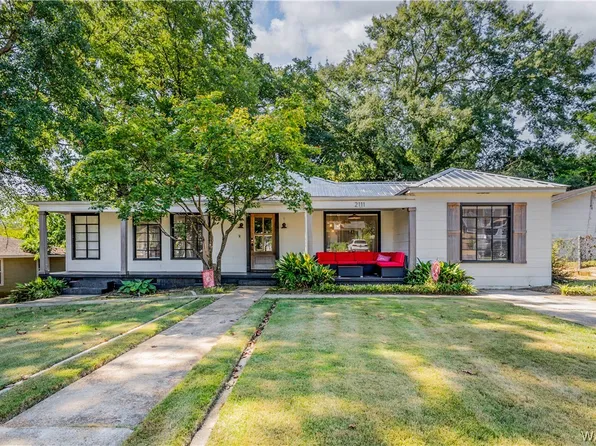2111 23rd St, Northport, AL 35476