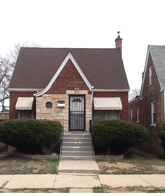 10117 S Forest Ave photo 1