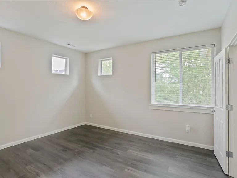 1958 NW Florence Ave #1958 — Photo 24
