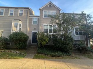 2379 Hunters Square Ct, Reston, VA 20191