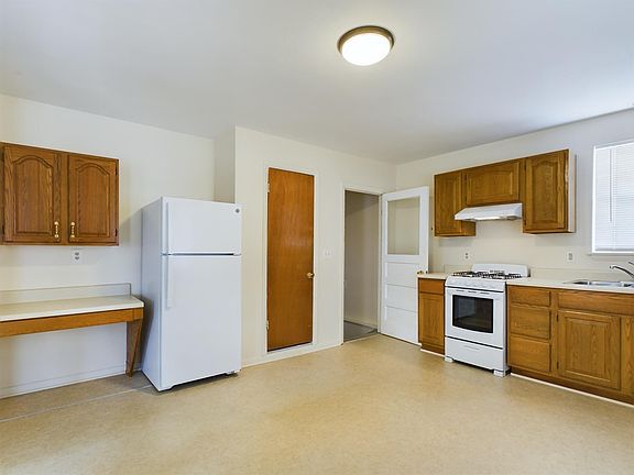 3rd image of 118 Mayers St