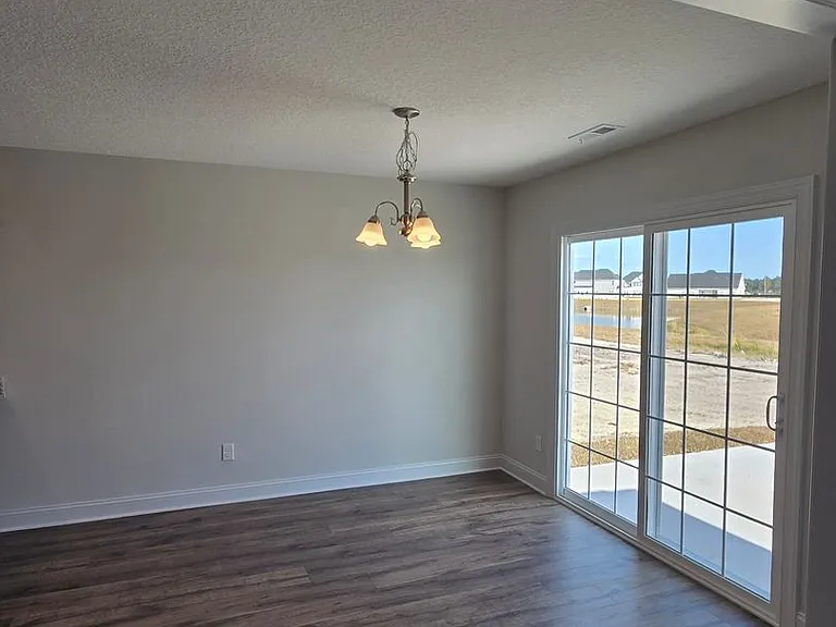 918 Uplands Ln — Photo 8