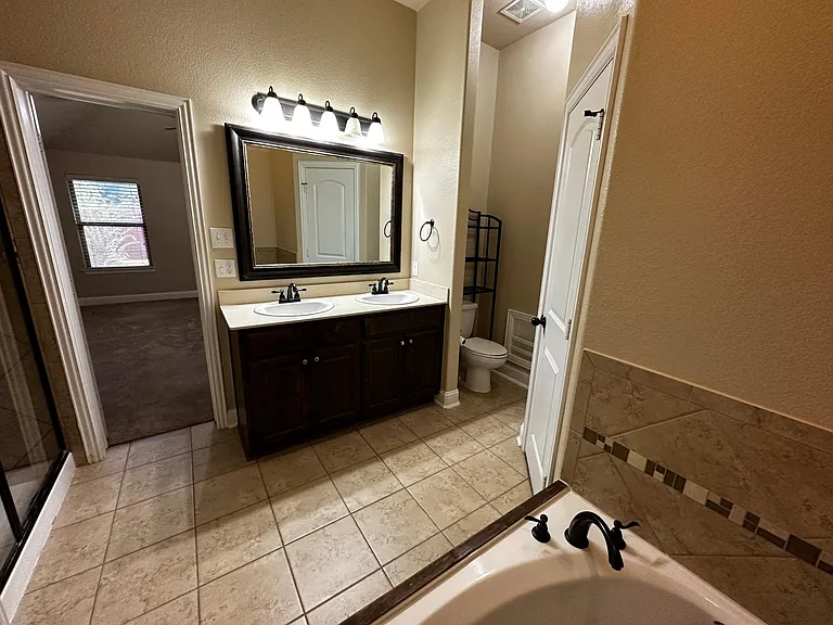 528 Stockton Dr — Photo 8