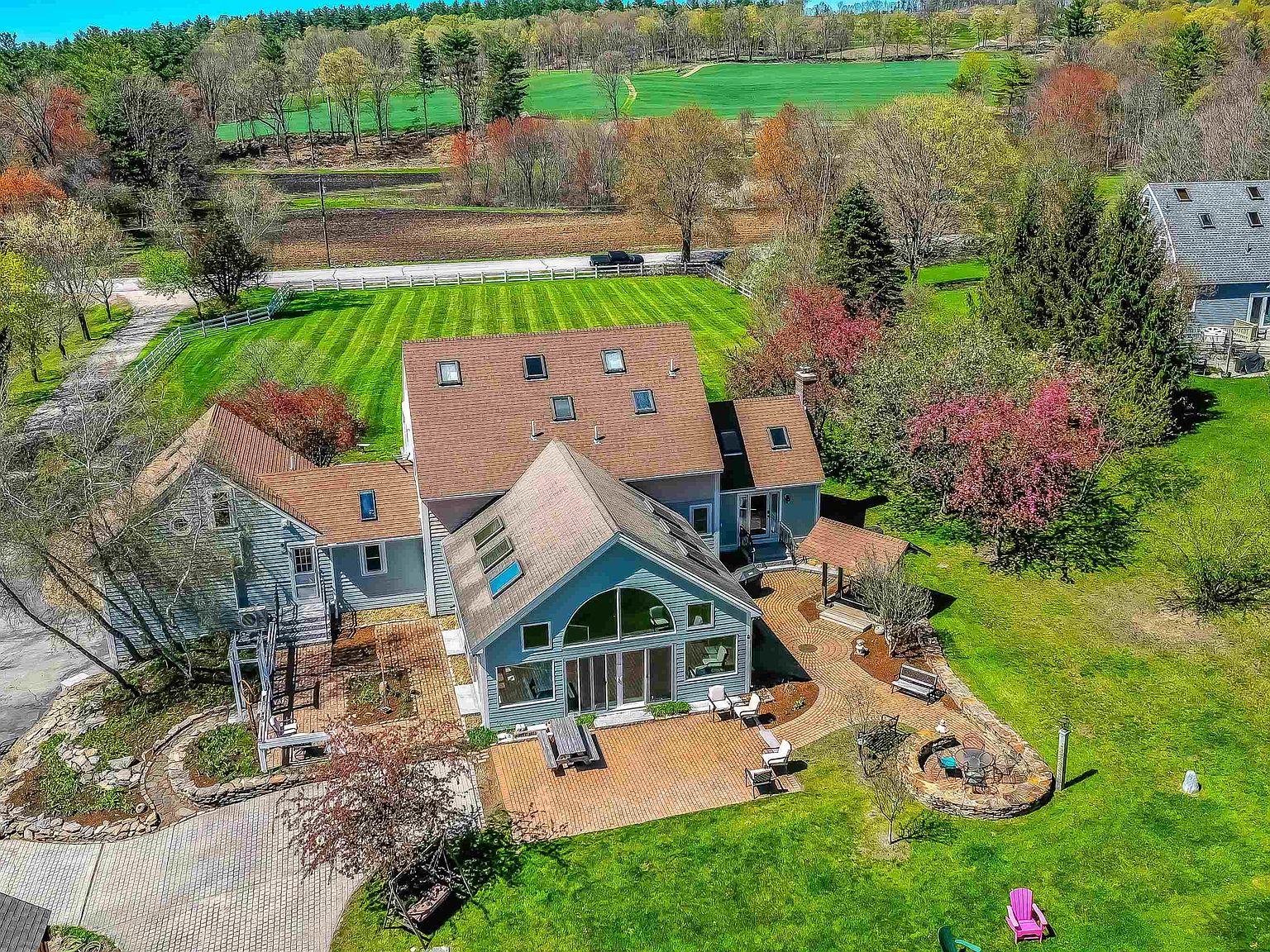 house on the hill ハウスオンザヒル Checker 199 Pine Hill Road, Hollis, NH 03049 | MLS #5038957 | Zillow