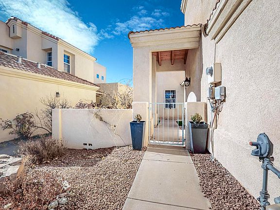 5th image of 3233 Renaissance Dr SE