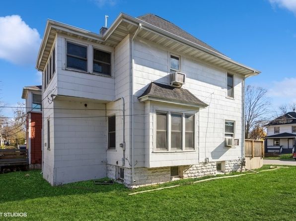 cedar-rapids-iowa-442795423 picture