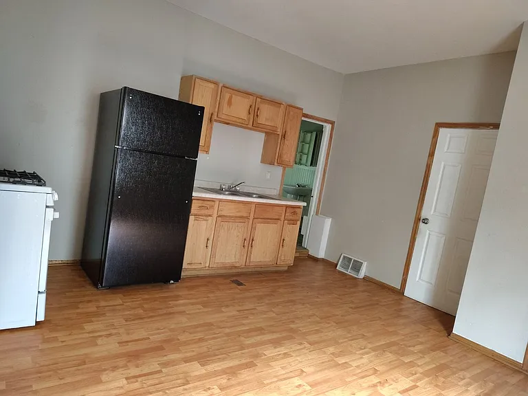 2425-27 W Greenfield Ave — Photo 24