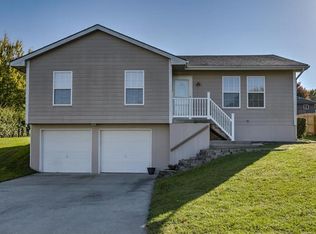1405 Susan St, Kearney, MO 64060
