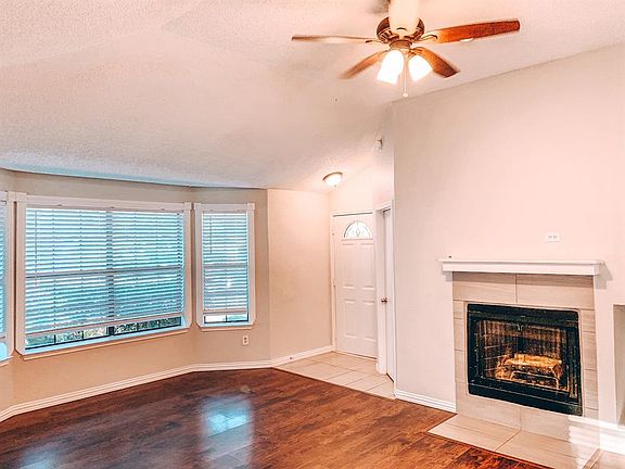 4th image of 2320 Shady Turf Dr