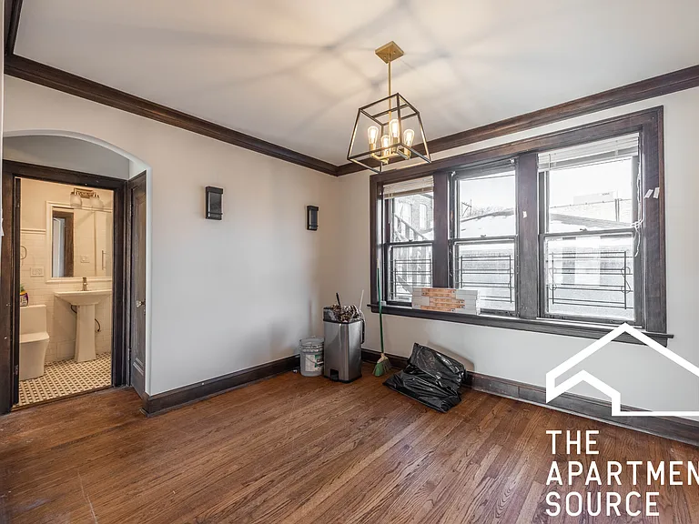 2624 W Devon Ave #301 — Photo 9
