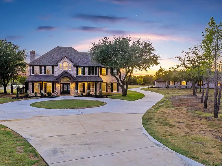 8285 Falcon Ct — Photo 12