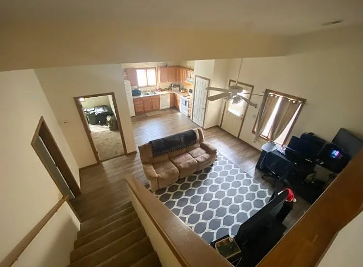 2 bed, 1076 sqft, $1,200 — Photo 1