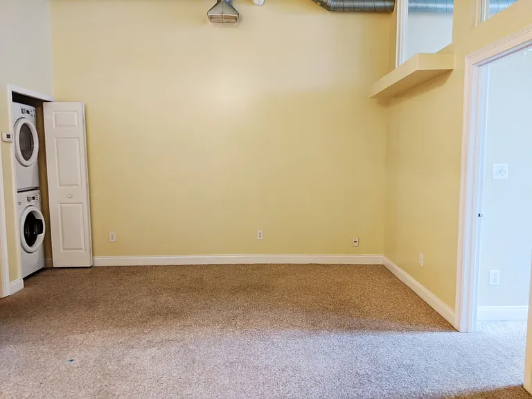 116 1/2 N Walnut St — Photo 26