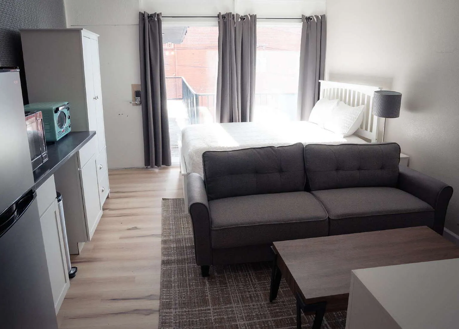 1 bed, 1.0 bath, 290 sqft, $1,675 — Photo 1