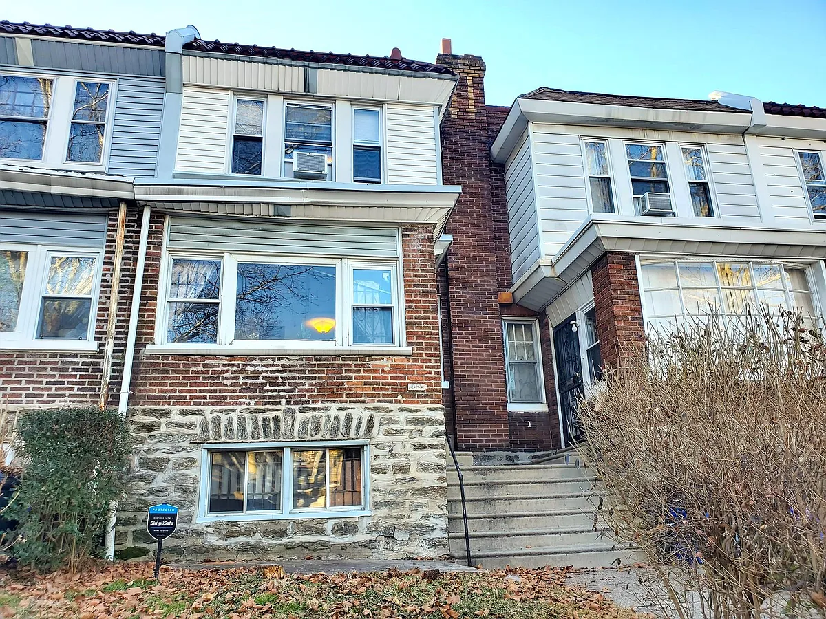 Building Photo - 5626 N 19th St