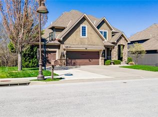 511 NE Greenview Dr, Blue Springs, MO 64029