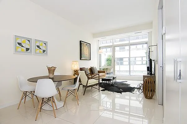 Sold by R New York | media 14