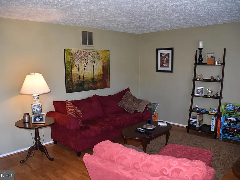 7708 Fawn Ct — Photo 4